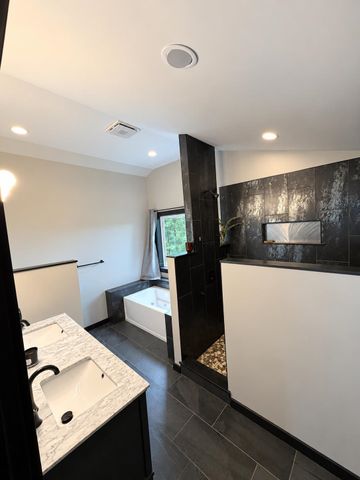 105 Oakwood Drive, South Burlington, VT 05403