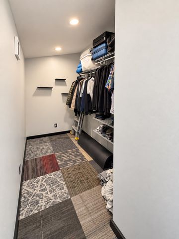 105 Oakwood Drive, South Burlington, VT 05403