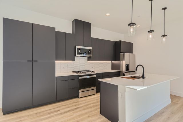 590 Old Mill RD 129, Cedar Park, TX 78613