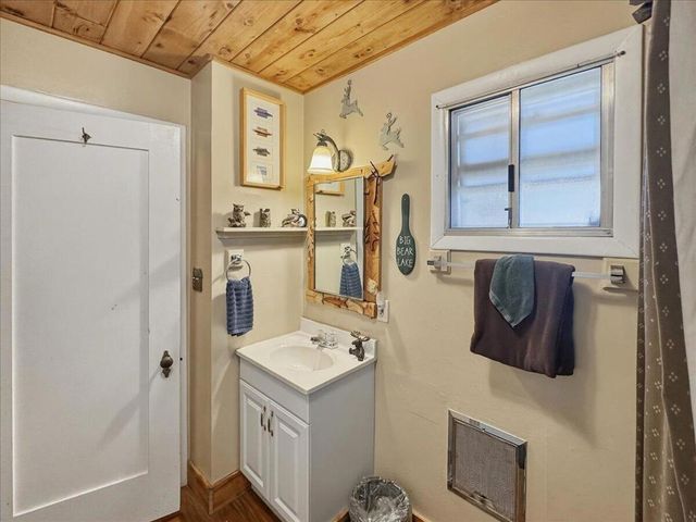 450 Georgia Street, Big Bear, CA 92315