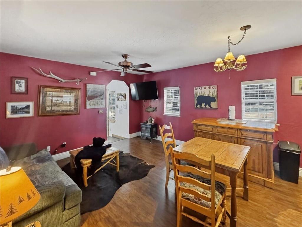 Image 10 of property listing at 450 Georgia Street, Big Bear, CA 92315