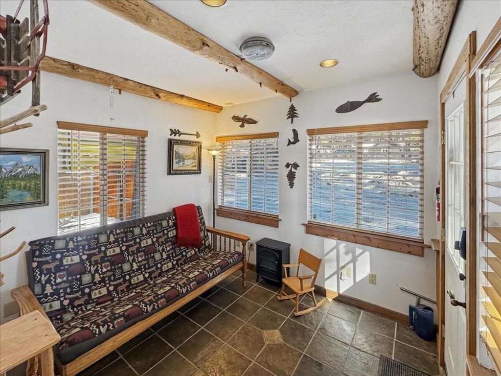 Image 3 of property listing at 450 Georgia Street, Big Bear, CA 92315