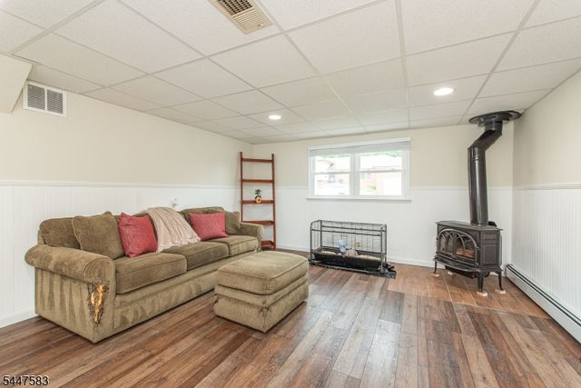 4 Amendola Dr, Netcong Boro, NJ 07857