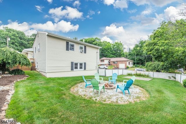 4 Amendola Dr, Netcong Boro, NJ 07857