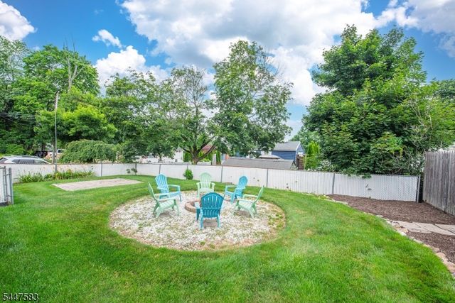 4 Amendola Dr, Netcong Boro, NJ 07857