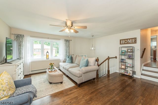 4 Amendola Dr, Netcong Boro, NJ 07857