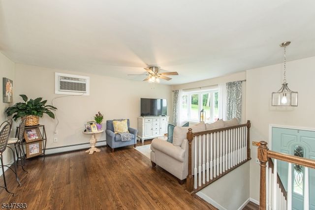 4 Amendola Dr, Netcong Boro, NJ 07857