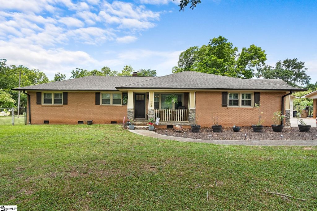 204 Juniper Avenue, Anderson, SC 29625
