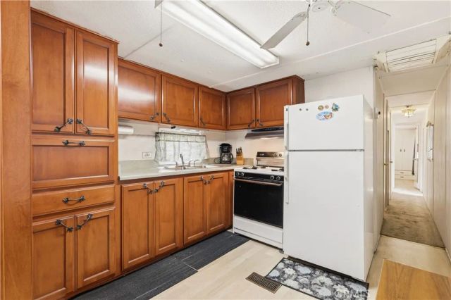 10711 Sherman Grove 9, Sunland, CA 91040