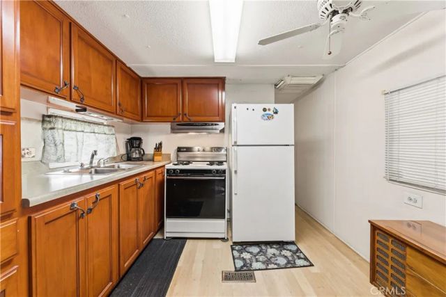 10711 Sherman Grove 9, Sunland, CA 91040