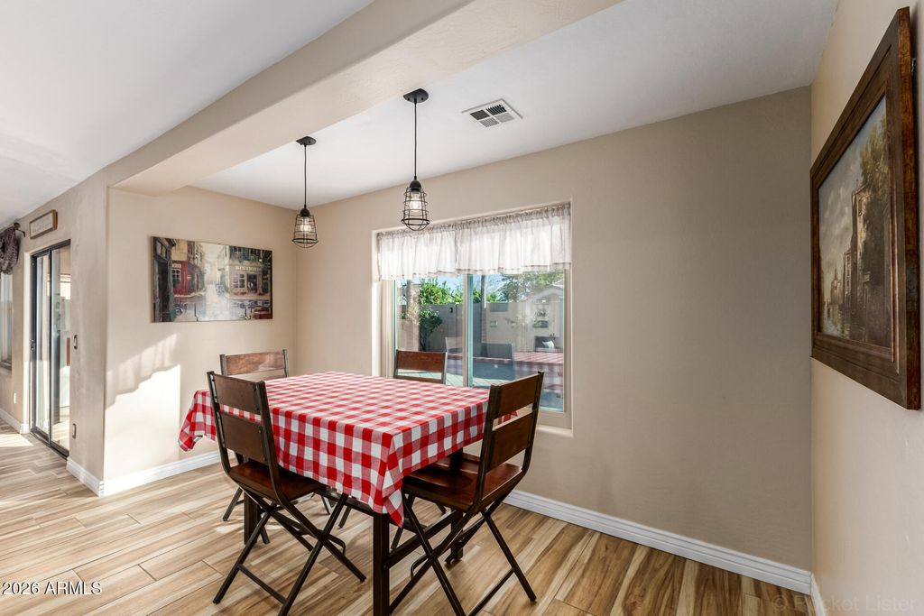 Image 10 of property listing at 4345 E ANNETTE Drive, Phoenix, AZ 85032