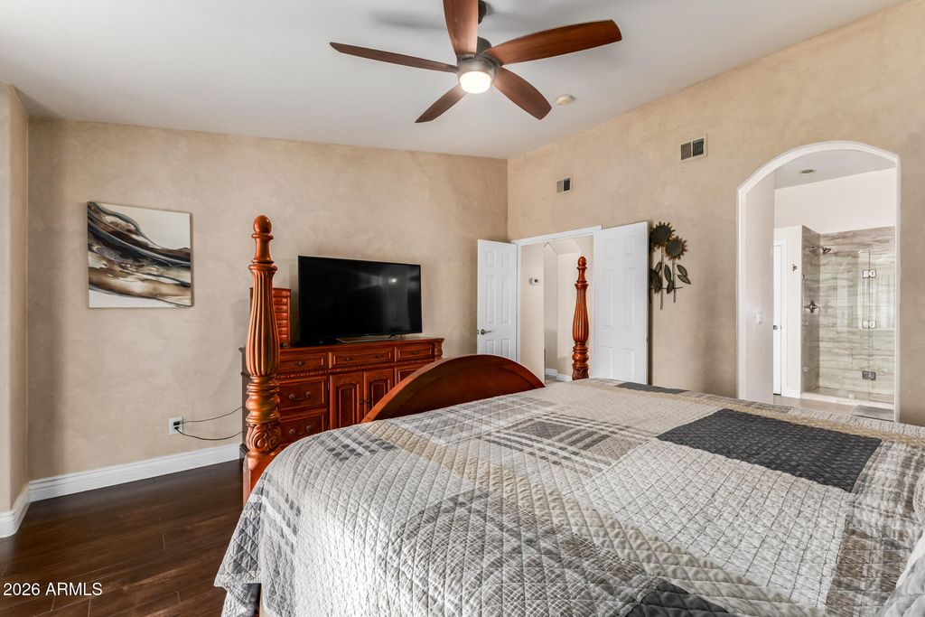 Image 13 of property listing at 4345 E ANNETTE Drive, Phoenix, AZ 85032