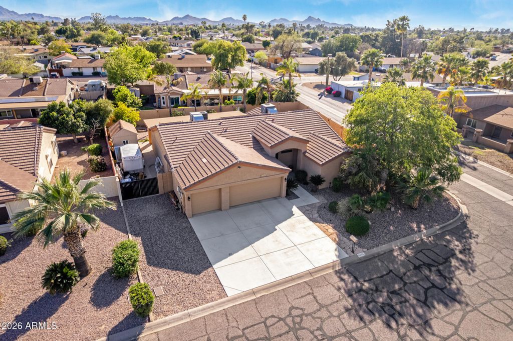 Image 29 of property listing at 4345 E ANNETTE Drive, Phoenix, AZ 85032