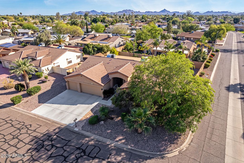 Image 30 of property listing at 4345 E ANNETTE Drive, Phoenix, AZ 85032