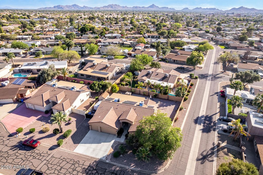 Image 31 of property listing at 4345 E ANNETTE Drive, Phoenix, AZ 85032