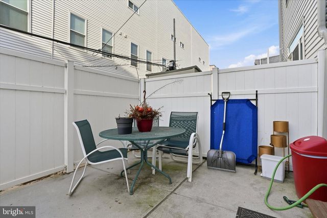 1739 W SEYBERT ST, Philadelphia, PA 19121