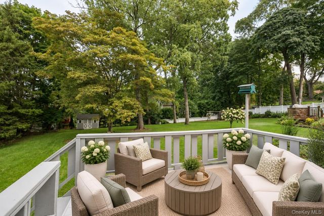 30 Sheppard Lane, Huntington, NY 11743