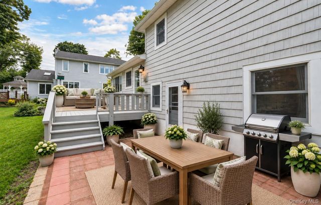 30 Sheppard Lane, Huntington, NY 11743