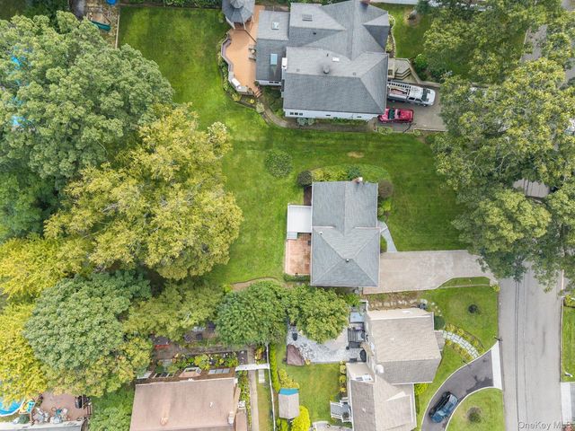 30 Sheppard Lane, Huntington, NY 11743
