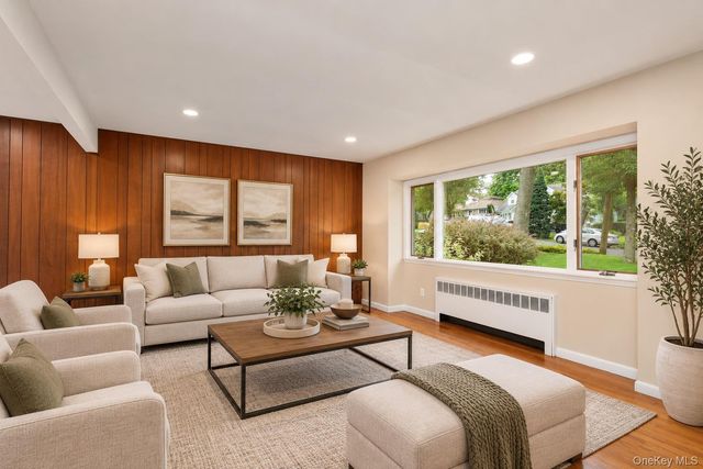 30 Sheppard Lane, Huntington, NY 11743