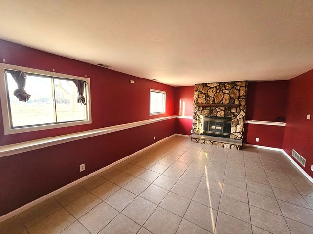 145 Abbeywood Circle, Streamwood, IL 60107