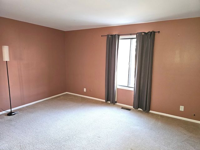 145 Abbeywood Circle, Streamwood, IL 60107