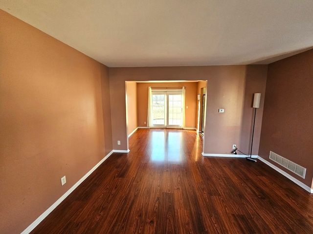 145 Abbeywood Circle, Streamwood, IL 60107