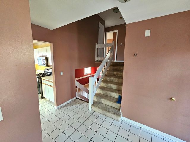 145 Abbeywood Circle, Streamwood, IL 60107