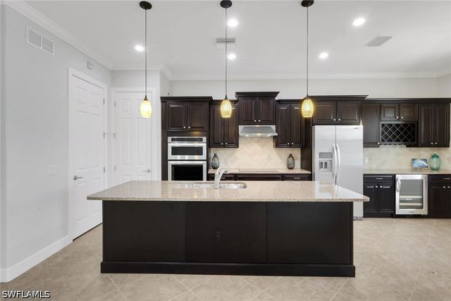 9179 Flint CT, Naples, FL 34120
