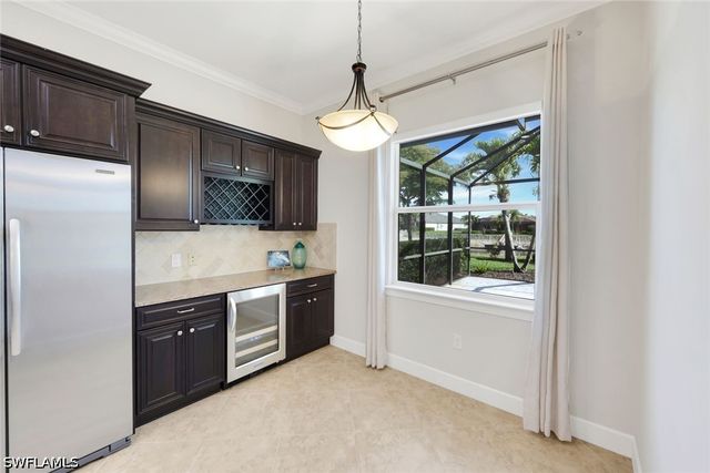 9179 Flint CT, Naples, FL 34120