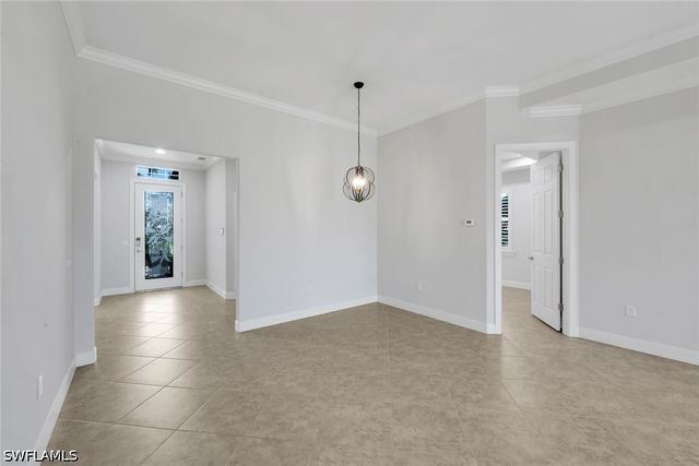 9179 Flint CT, Naples, FL 34120