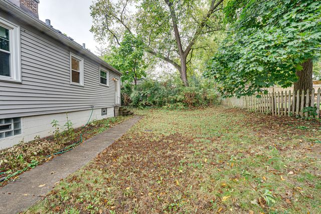 706 Michigan Street, Wheaton, IL 60187