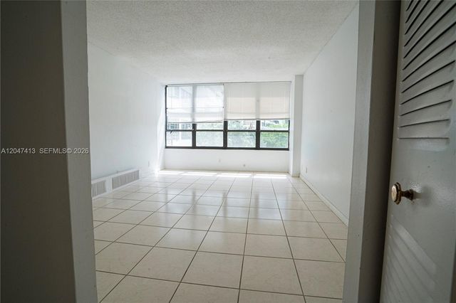 600 Three Islands Blvd 316, Hallandale Beach, FL 33009