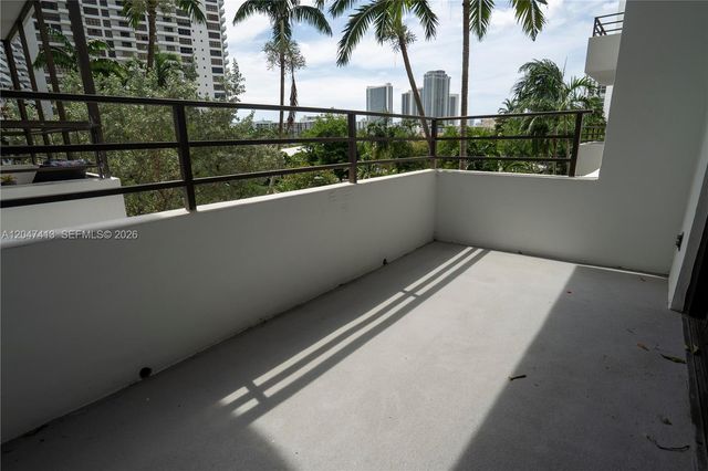 600 Three Islands Blvd 316, Hallandale Beach, FL 33009
