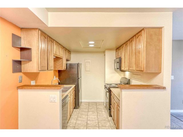 1757 S Pitkin St A, Aurora, CO 80017