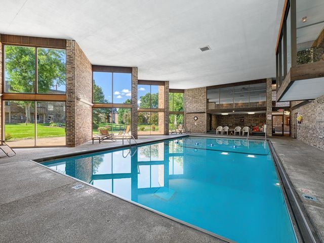 2220 Midland Grove Road 202, Roseville, MN 55113