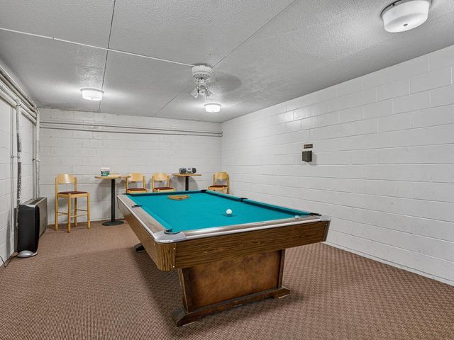 2220 Midland Grove Road 202, Roseville, MN 55113