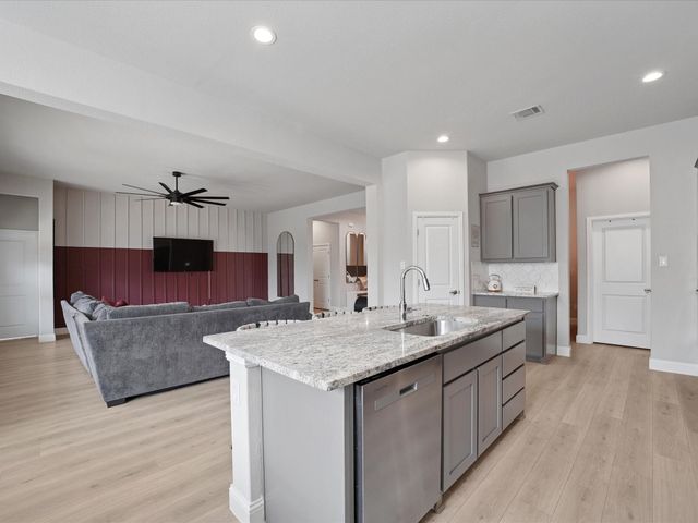 3711 Walnut Ridge Drive, Grand Prairie, TX 76065