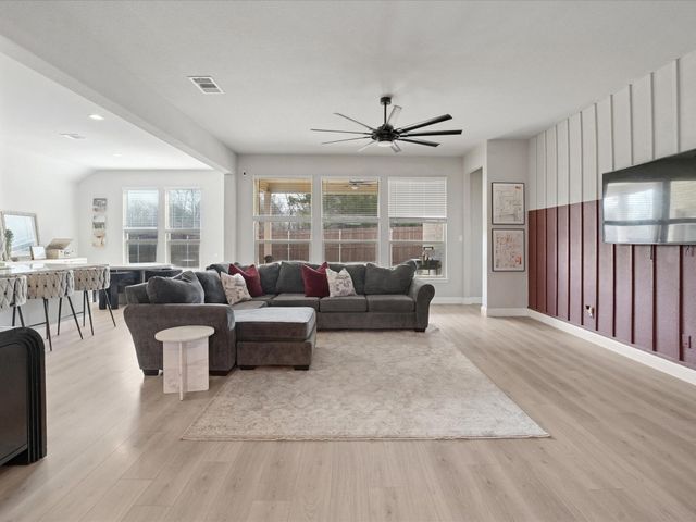 3711 Walnut Ridge Drive, Grand Prairie, TX 76065