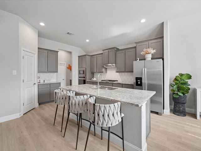 3711 Walnut Ridge Drive, Grand Prairie, TX 76065