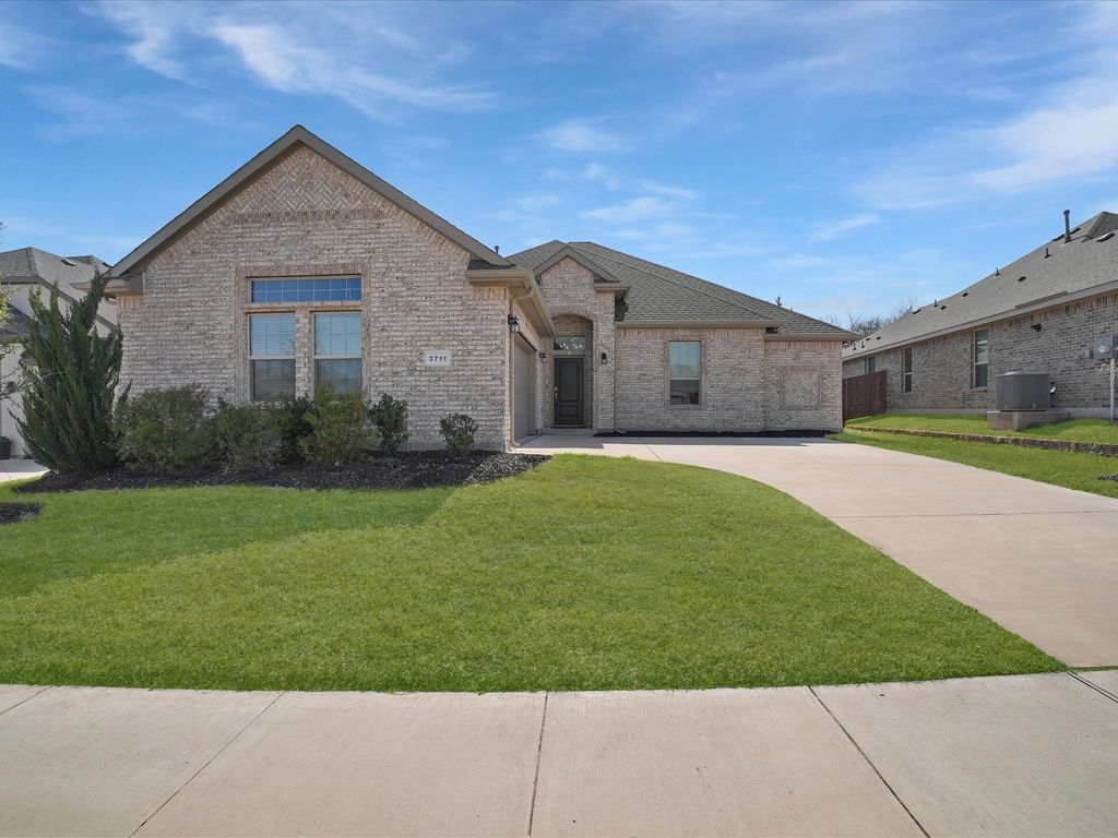 3711 Walnut Ridge Drive, Grand Prairie, TX 76065
