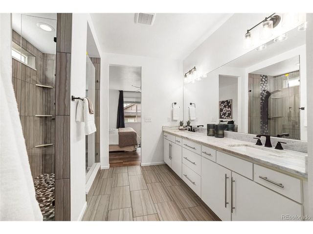 24777 E Alamo Pl, Aurora, CO 80016