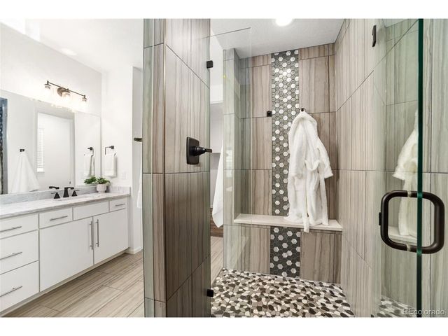 24777 E Alamo Pl, Aurora, CO 80016