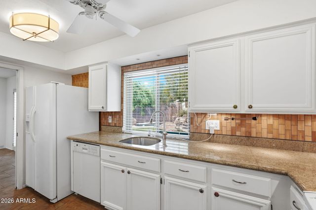 1915 E LINGER Lane, Phoenix, AZ 85020