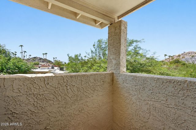 1915 E LINGER Lane, Phoenix, AZ 85020