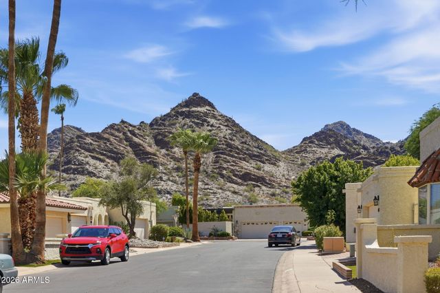 1915 E LINGER Lane, Phoenix, AZ 85020