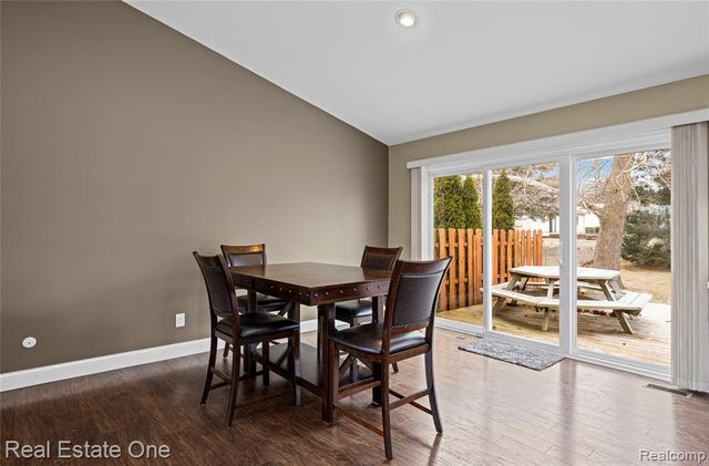 6335 Stonehearth Pass, Grand Blanc, MI 48439