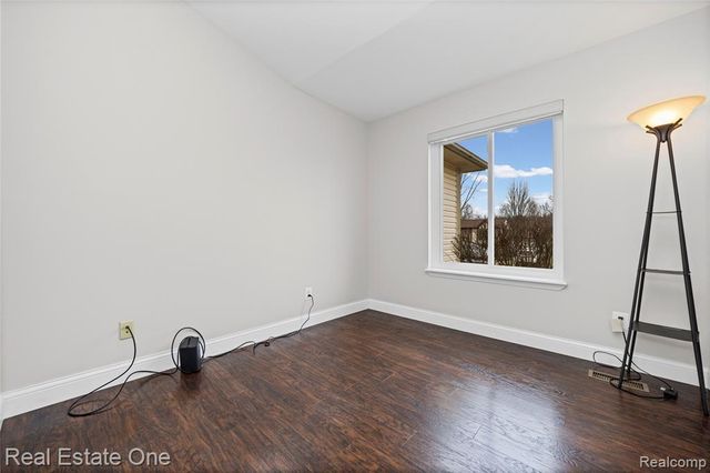 6335 Stonehearth Pass, Grand Blanc, MI 48439