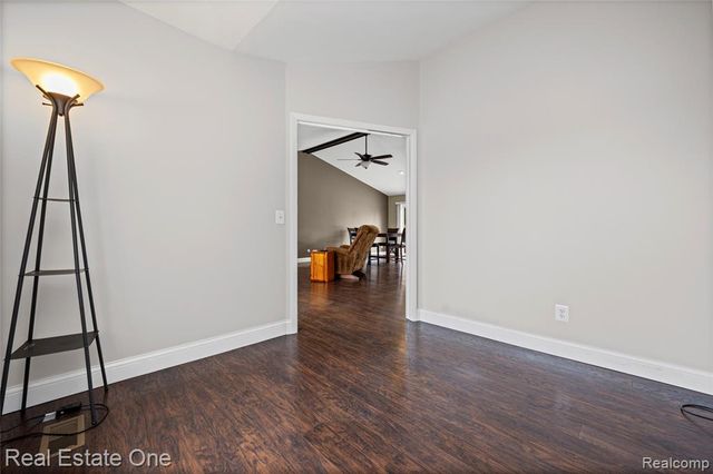 6335 Stonehearth Pass, Grand Blanc, MI 48439