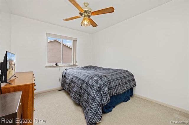 6335 Stonehearth Pass, Grand Blanc, MI 48439